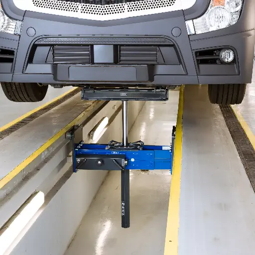 Movable pit jack